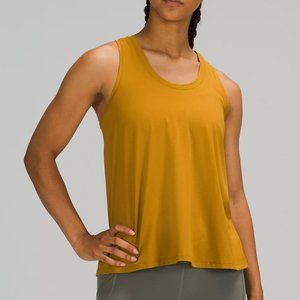 Essential Tank Top Train